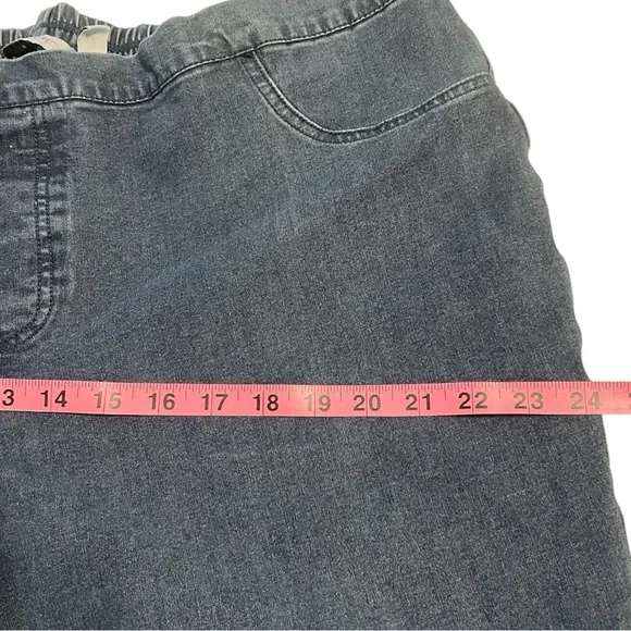 Isaac Mizrahi jeans 22WP dark wash stretch waist boot cut faux fly pull on - Picture 11 of 15